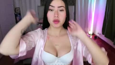 Snapshot of emily_swan_04 chatting on 01-13-26, 03:56 Emily Swan online show from 01-13-26, 03:56