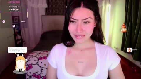 Snapshot of emily_swan_04 chatting on 01-15-26, 01:43 Emily Swan online show from 01-15-26, 01:43