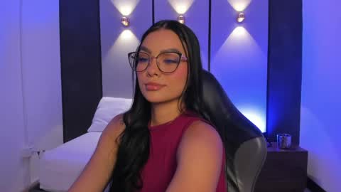 Snapshot of emily_tolson chatting on 05-15-26, 07:32 emily_tolson online show from 05-15-26, 07:32