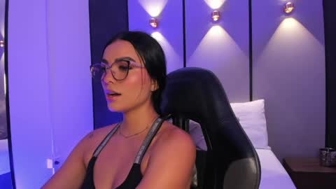 Snapshot of emily_tolson chatting on 06-03-26, 08:03 emily_tolson online show from 06-03-26, 08:03