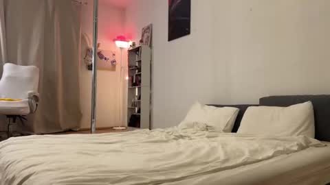 Snapshot of emily_w0w_ chatting on 03-19-26, 04:00 Lia online show from 03-19-26, 04:00