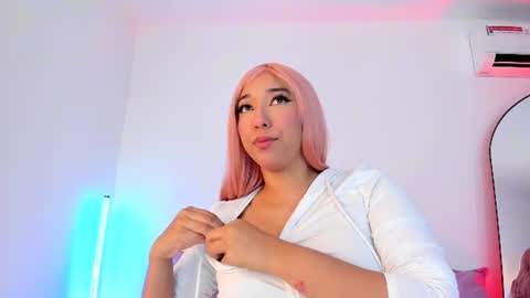 emily_walker4 online show from 06-13-26, 01:36