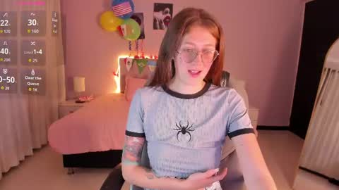 emily_warren__ online show from 06-17-26, 08:54