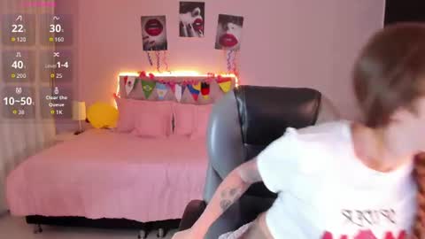 emily_warren__ online show from 06-29-26, 06:52