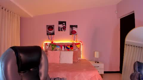 emily_warren__ online show from 07-11-26, 07:49