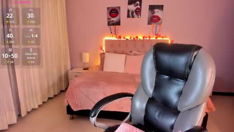 emily_warren__ online show from 07-28-26, 09:14