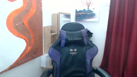 Snapshot of emily_xo143 chatting on 05-24-26, 01:21 emily_xo143 online show from 05-24-26, 01:21