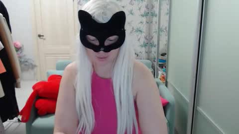 Emily online show from 01-10-26, 02:19