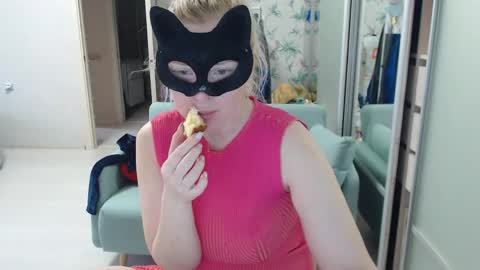 Emily online show from 04-28-26, 09:36
