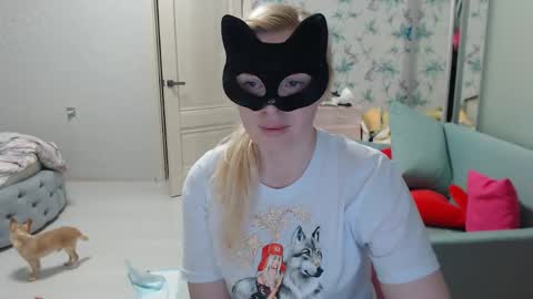 Emily online show from 05-04-26, 05:42