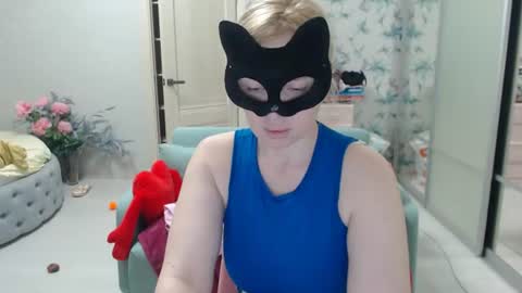 Emily online show from 06-10-26, 07:57
