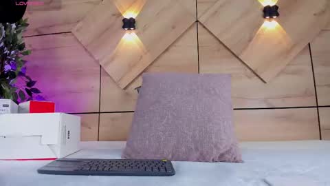 emilyallen_1 online show from 02-05-26, 11:59