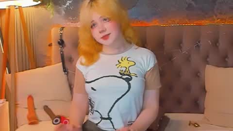 Snapshot of emilyangels chatting on 04-28-26, 06:40 Baby Emelli online show from 04-28-26, 06:40