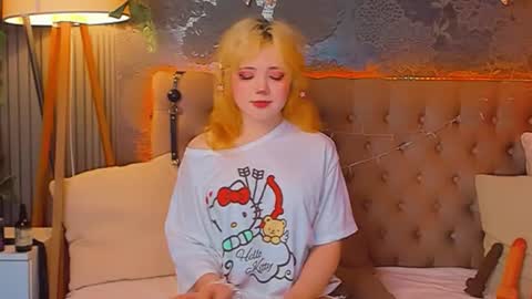 Snapshot of emilyangels chatting on 05-01-26, 06:07 Baby Emelli online show from 05-01-26, 06:07