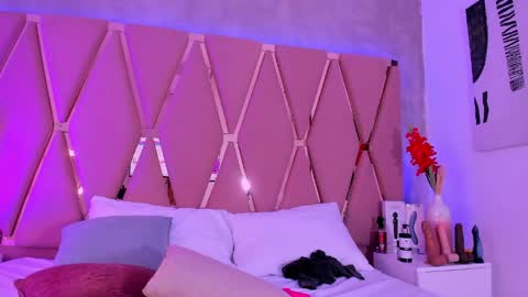 Emily online show from 04-29-26, 01:43