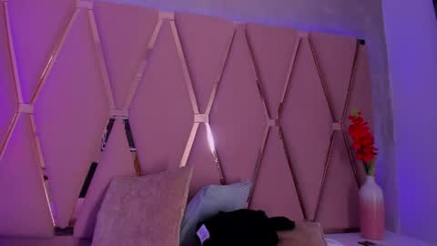 Snapshot of emilyblack_1 chatting on 06-08-26, 01:28 Emily online show from 06-08-26, 01:28