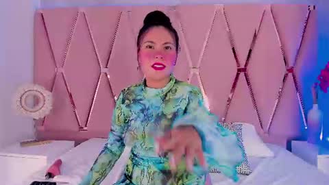 Snapshot of emilyblack_1 chatting on 06-16-26, 10:45 Emily online show from 06-16-26, 10:45