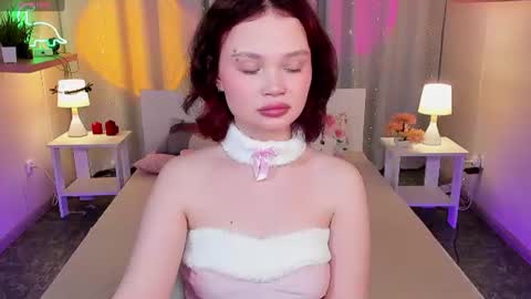 Snapshot of emilychaves chatting on 07-06-26, 08:00 Emilyhaves online show from 07-06-26, 08:00