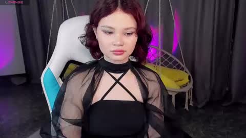 Snapshot of emilychaves chatting on 07-20-26, 06:06 Emilyhaves online show from 07-20-26, 06:06