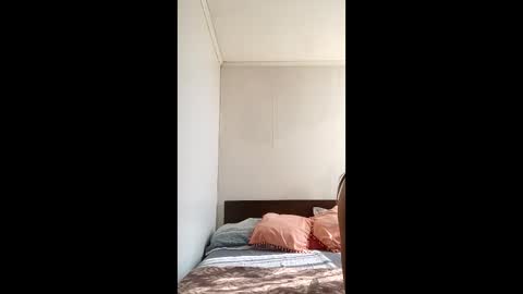 Snapshot of emilycmich chatting on 04-05-26, 02:47 EmilyCm online show from 04-05-26, 02:47