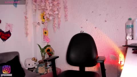 Emily online show from 04-28-26, 06:40