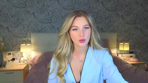 Snapshot of emilydancee chatting on 11-12-25, 05:13 emilydancee online show from 11-12-25, 05:13