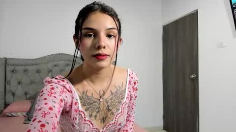 Snapshot of emilydauz chatting on 02-28-26, 06:31 Camila online show from 02-28-26, 06:31