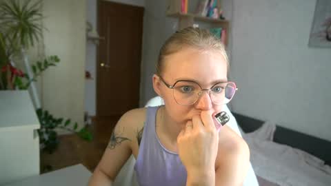Snapshot of emilyemmi chatting on 07-16-26, 07:14 Emilyemmi online show from 07-16-26, 07:14