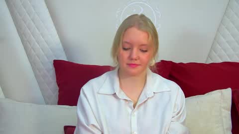 Snapshot of emilyevansen chatting on 12-18-25, 06:52 Emily online show from 12-18-25, 06:52