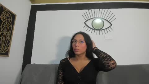 Snapshot of emilygomezz chatting on 06-10-26, 11:09 Emily online show from 06-10-26, 11:09