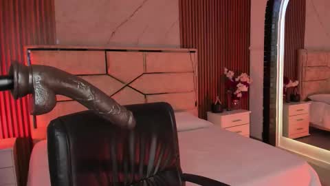 Snapshot of emilyhendrix_ chatting on 03-13-26, 01:51 Emily Hendrix online show from 03-13-26, 01:51