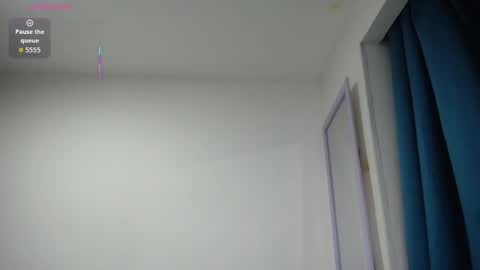 Snapshot of emilyhines__ chatting on 01-11-26, 12:15 Emilyhines online show from 01-11-26, 12:15