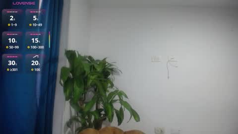 Snapshot of emilyhines__ chatting on 02-05-26, 10:03 Emilyhines online show from 02-05-26, 10:03