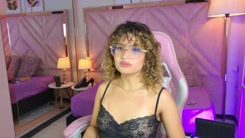 Emilyjonnes  online show from 04-06-26, 07:59