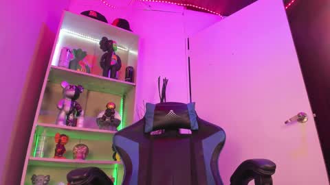 VALEEEN online show from 01-25-25, 06:57