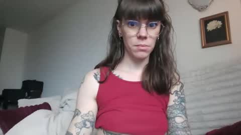 Snapshot of emilynana8 chatting on 10-07-25, 07:22 emilynana8 online show from 10-07-25, 07:22