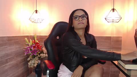 Emily  online show from 12-08-24, 02:41