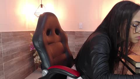 Emily  online show from 12-08-24, 05:44