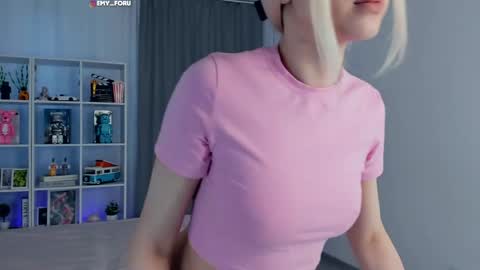 Hey i am  Emily     am -  pm online show from 05-28-26, 05:10