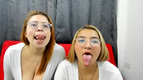Snapshot of emilyriskhot chatting on 01-07-25, 04:27 emily friends online show from 01-07-25, 04:27