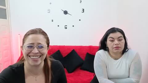 Snapshot of emilyriskhot chatting on 09-29-25, 03:17 emily friends online show from 09-29-25, 03:17
