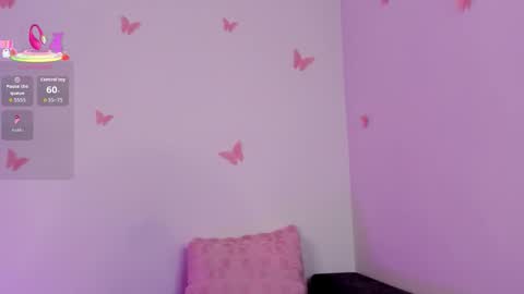 Snapshot of emilyrive chatting on 10-08-25, 10:35 Emily online show from 10-08-25, 10:35