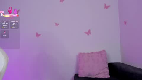 Snapshot of emilyrive chatting on 10-09-25, 10:24 Emily online show from 10-09-25, 10:24