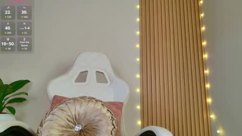 Emily  online show from 11-09-25, 09:51