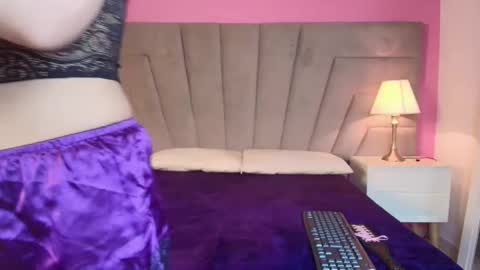 Snapshot of emilyroth chatting on 01-14-26, 07:19 emily online show from 01-14-26, 07:19