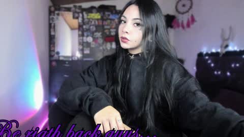 Snapshot of emilyrymer chatting on 12-02-24, 09:17 Emily Support me to have 100 likes plx online show from 12-02-24, 09:17