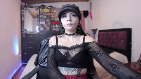 Snapshot of emilyrymer chatting on 12-03-24, 07:11 Emily Support me to have 100 likes plx online show from 12-03-24, 07:11