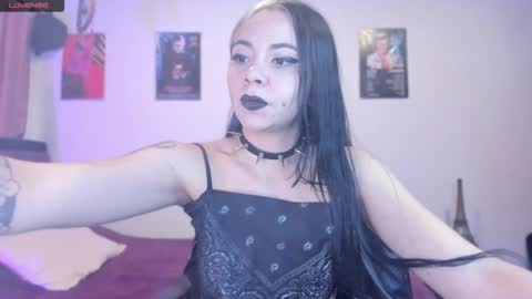 Snapshot of emilyrymer chatting on 02-02-25, 09:56 Emily Support me to have 100 likes plx online show from 02-02-25, 09:56