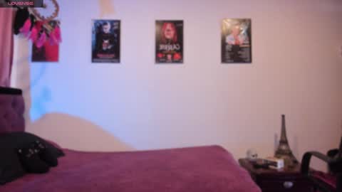 Snapshot of emilyrymer chatting on 02-04-25, 05:45 Emily Support me to have 100 likes plx online show from 02-04-25, 05:45