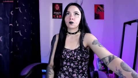 Snapshot of emilyrymer chatting on 09-15-25, 05:57 Emily Support me to have 100 likes plx online show from 09-15-25, 05:57